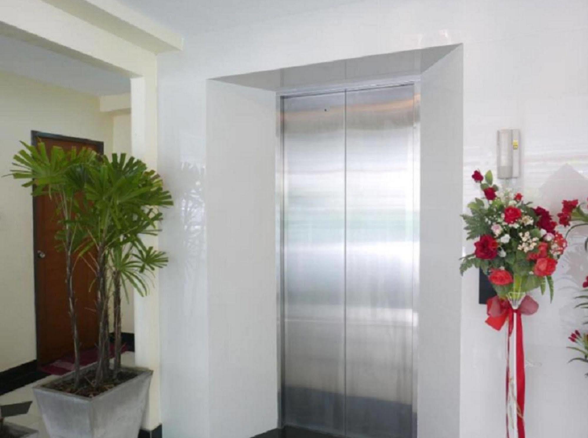 Nrv Place Apart Hotel Bangkok Dış mekan fotoğraf