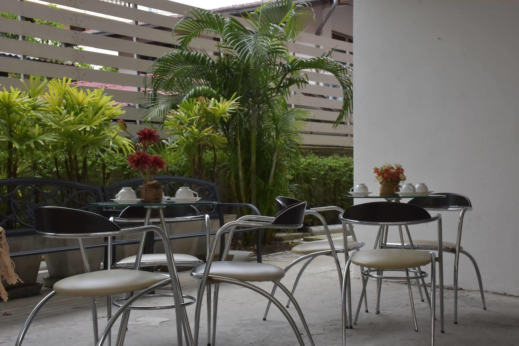 Nrv Place Apart Hotel Bangkok Dış mekan fotoğraf