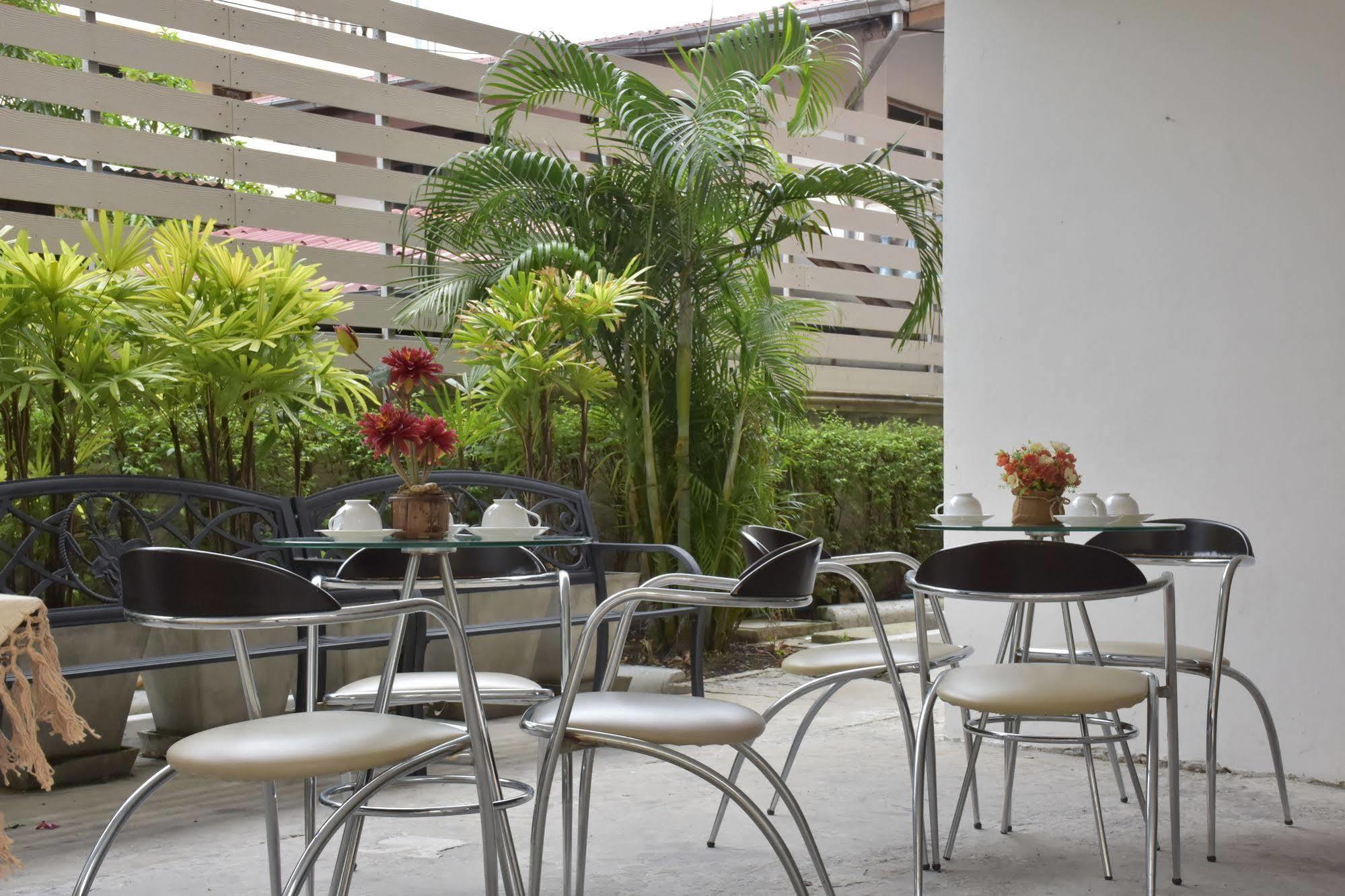 Nrv Place Apart Hotel Bangkok Dış mekan fotoğraf